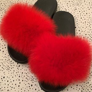 Red faux fur slides 10